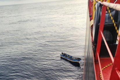 El buque Cabo San Vicente ejecutó el rescate.
