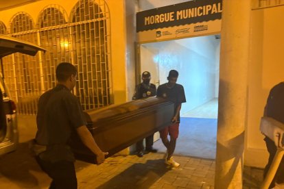 La noche del miércoles retiraron los restos de la joven madre.