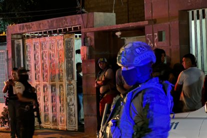 Indagan femicidio en Manta.