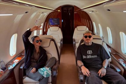 Suárez e Icardi en el avión privado que viajaron hasta Mar del Plata.