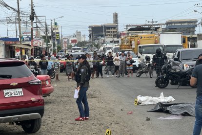 En la vía a Montecristi atacaron a balazos a otra fémina, en Manabí.