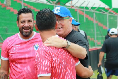Aunque en amistoso, Jorge Célico dirigió por primera vez a Emelec, ante Manta.