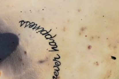 El tatuaje de la mujer hallada sin vida en Santa Elena.