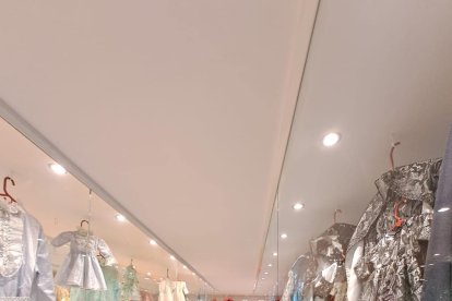 Uno de los actos del programa festivo fue la VI muestra de vestidos de la Virgen de la Purificación.