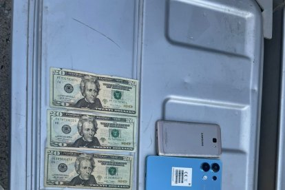 Entre las evidencias consta dinero en efectivo y celulares.
