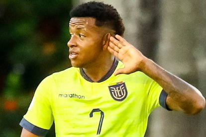 Keny Arroyo asegura que se ha mantenido en contacto con la Tri.