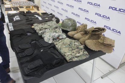 Había prendas de militares.