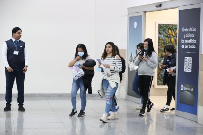 PERSONAS DEPORTADAS DESDE EEUU ... FD: CARLOS KLINGER  ... 28-01-2025 PERIODISTA. MILKA FRANCO AG - PERIODISTAS AG - GRANASA