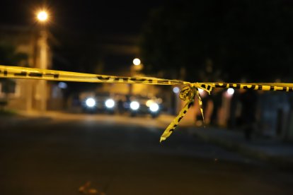 Tres personas fallecieron como resultado de este ataque armado.