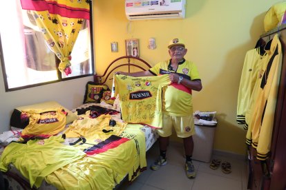 Eduardo Campuzano cuando la vida la sonreía, todo tenía de Barcelona SC.