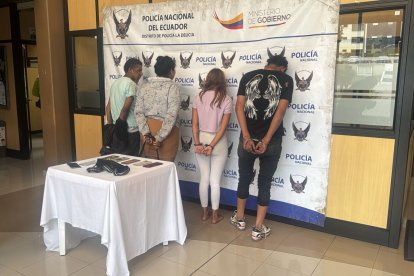 Dos hombres y dos mujeres menores de edad fueron aprehendidos.