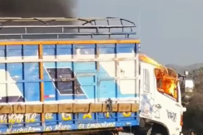 El conductor fallecido iba solo en el vehículo que se quemó tras el impacto.