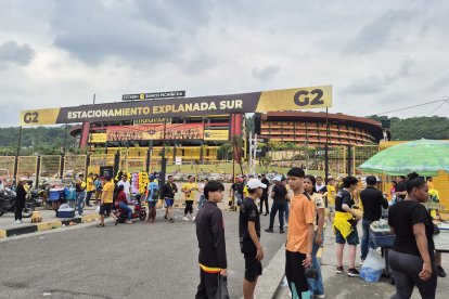 Los hinchas llegaron desde temprano.