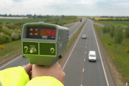 Autoridades controlan a los conductores en las vías.