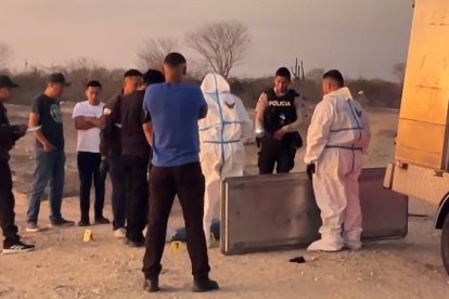 Las pericias en el lugar del crimen de la mujer, los agentes revisaron minuciosamente el lugar en busca de pistas