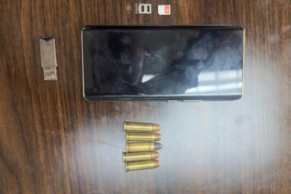 Las evidencias que le encontraron al presunto delincuente.