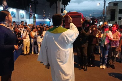 Con honores despiden al cabo segundo Jhon Paúl Castro Cabrera.