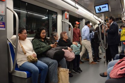 Usuarios han alertado que los trenes disminuyen la velocidad en algunas partes de la ruta.