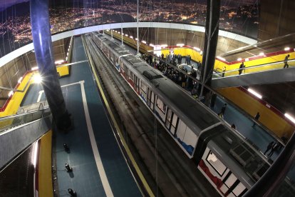Usuarios y concejales están preocupados por el mantenimiento del metro de Quito.