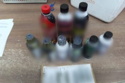 La sustancia estaba en botellas de productos naturales.