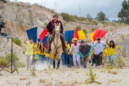 El video fue grabado en las afueras de Quito.