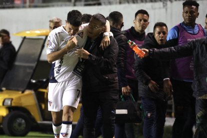 Lautaro Pastrán salió lesionado en el duelo por la Supercopa Ecuador.
