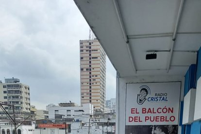 Todos quienes visitan Radio Cristal tienen como paso obligado ir al 'balcón del pueblo'.