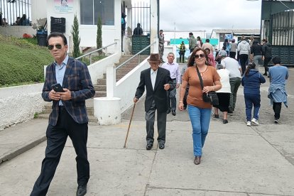 El ciudadano fue a votar a una de los recintos electores de Tungurahua.