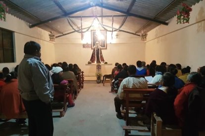 Por el aniversario de la parroquia, en cada barrio, hacen un acto con la imagen de san Gerardo.
FECHA: 2025/02/03

ag - periodista
ag - granasa