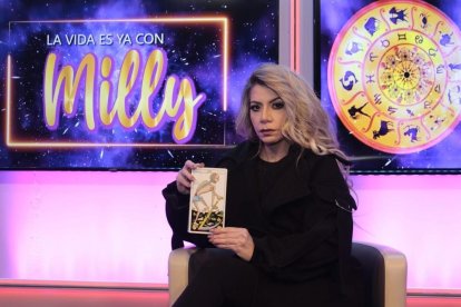 La astróloga Milly Ordóñez analiza el 2026 con cartas que advierten derrumbes de poder, traiciones en el fútbol y crisis en la farándula ecuatoriana.