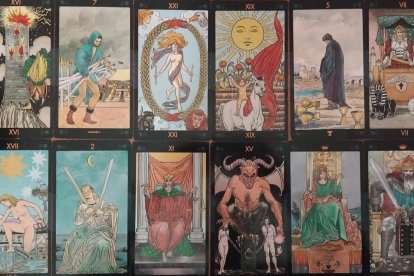 Estas son las cartas (en orden) que reflejaron en el tarot de Milly sobre la segunda vuelta.