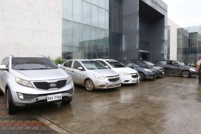 En el operativo, además de liberar a la mujer, se retuvo seis carros. Pasó en Guayaquil.