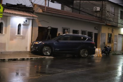 El vehículo se estrelló contra una vivienda en Guayaquil.