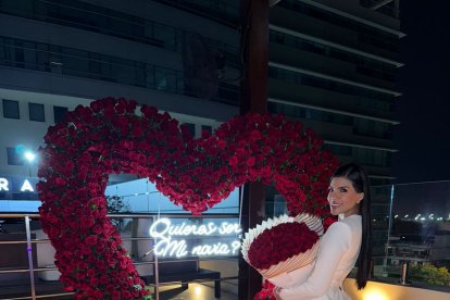 Este arreglo floral en forma de corazón fue creado para una petición especial.