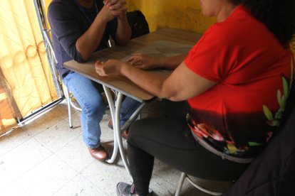 Una dirigente explica que tienen muchas limitantes por ser trabajadoras sexuales.