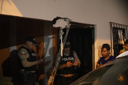 Agentes llegaron al sitio para recabar más datos.