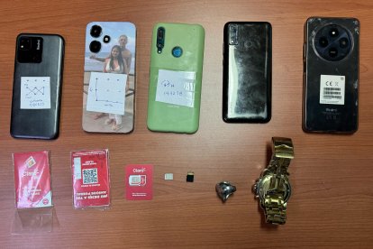 Esta es la evidencia que la policía incautó a los sospechosos.