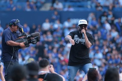 Waldokinc El Troyano durante su presentación de la Explosión Azul.