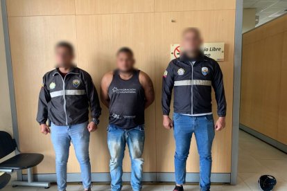 La Policía pudo detener a una persona para investigaciones.