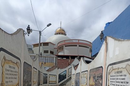 En este pasaje está representada parte de la historia de la localidad.