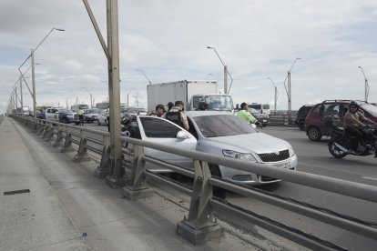 Ataque armado se registró en el puente que une Durán y Samborondón.