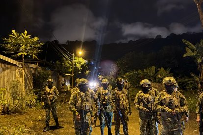 Militares durante la intervención de este martes.