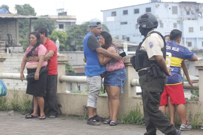 Familiares del fallecido llegaron al lugar.