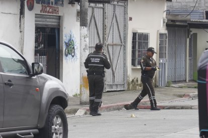 La víctima tenía antecedentes judiciales por tráfico de drogas, según informó un agente policial.