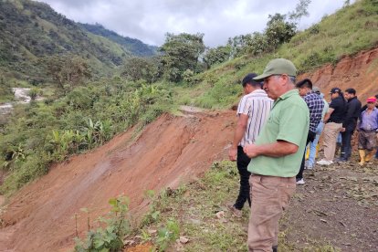Los deslizamientos no solo son causados por las lluvias, sino también por la sobresaturación del suelo y actividades humanas.