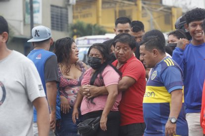 Familiares de la victima lloraban desconsolados.