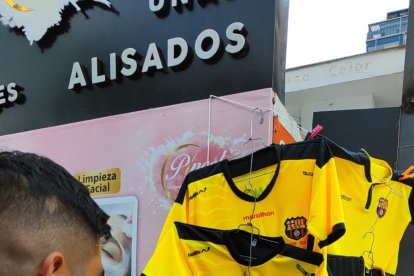 Jason Lema, desde Guano, camisetas y esperanza.