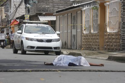 La víctima caminaba por el sector cuando fue atacada a balazos.