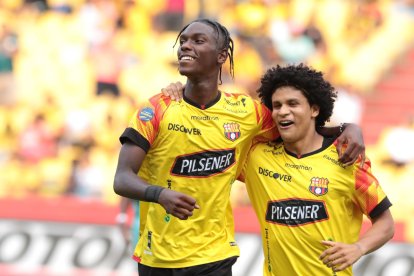 Allen Obando (i) seguirá su carrera en el Inter Miami de la MLS.