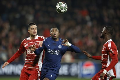 William Pacho se ha convertido en una de las figuras de PSG.